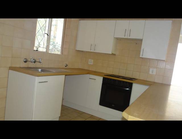 2 BEDROOM PROPERTY TO RENT IN HELDERKRUIN